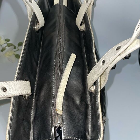 Authentic๐๏ธ Chanel Paris Biarritz MMโToteโShoulderโBag - Picture 10 of 15